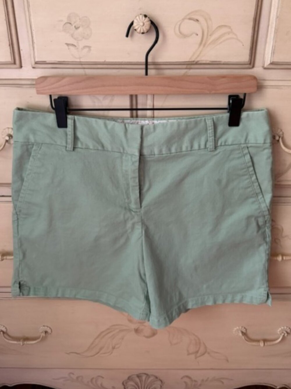 Loft Sage Green Women's Shorts With Pockets- size 8